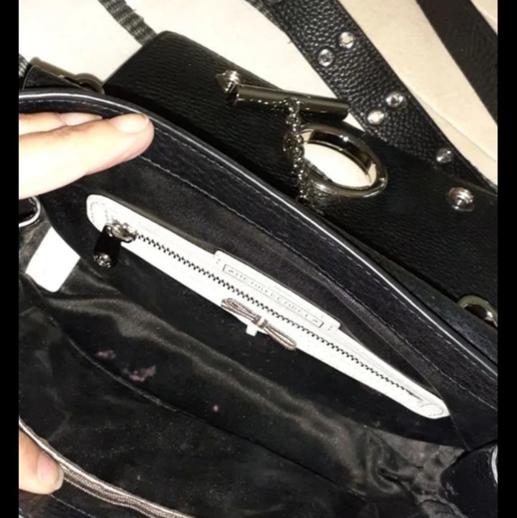 HENRI BENDEL CHELSEA PUNK CROSSBODY BLACK SATCHEL - Picture 3 of 8